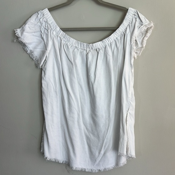 White Cloth & Stone Flowy Distressed Top​ - Picture 3 of 3